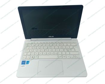 Asus VivoBook X207N 32GB eMMC - No power AS IS (For Parts ONLY)